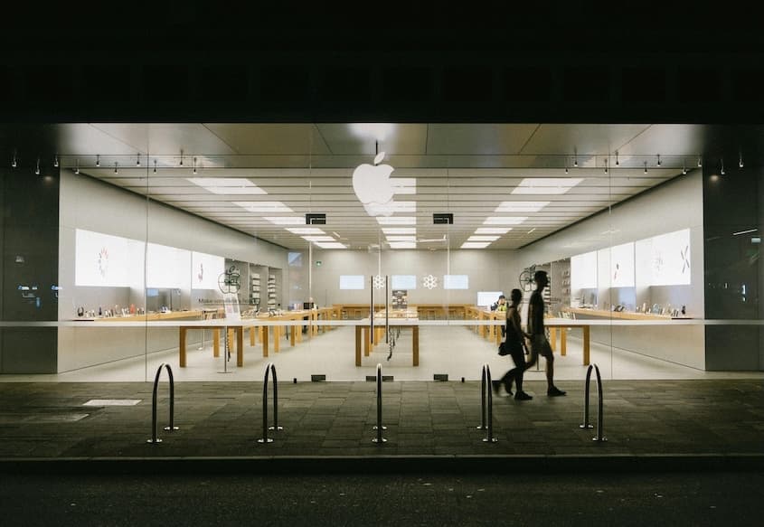 Apple Faces US Labor Board Over Illegal Workplace Rules