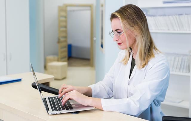 Key Factors: What to Consider When Choosing an EHR Software