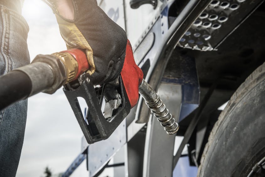 How to Optimize Your Fuel Spending with Fleet Tracking Software