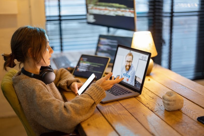How VoIP Enhances Remote Work Experience
